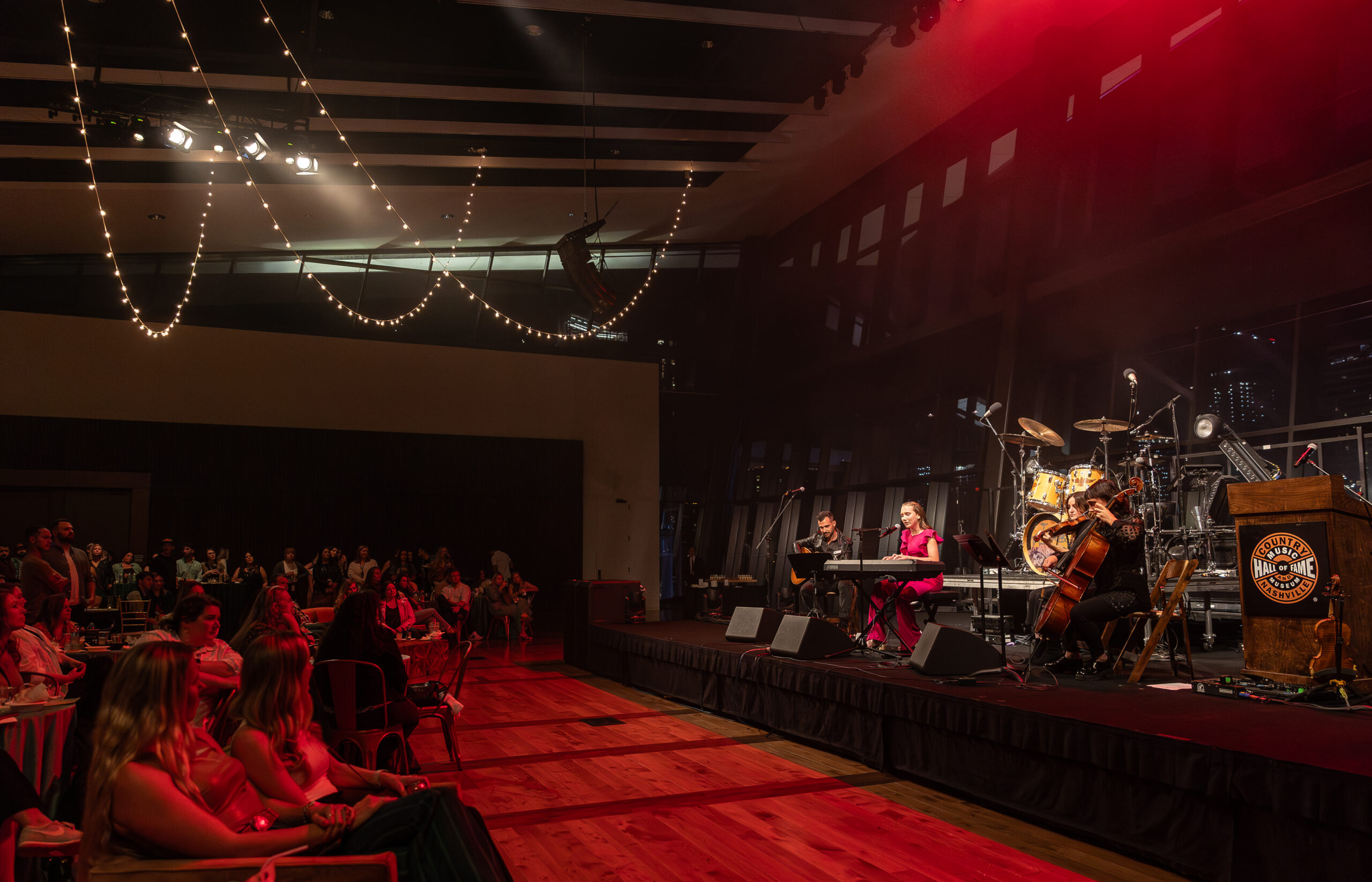 IAN MUNSICK PERFORMS AT THE COUNTRY MUSIC HALL OF FAME AND MUSEUM’S ...